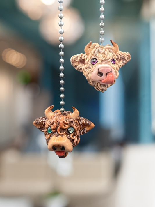 Highland Cow light pulls